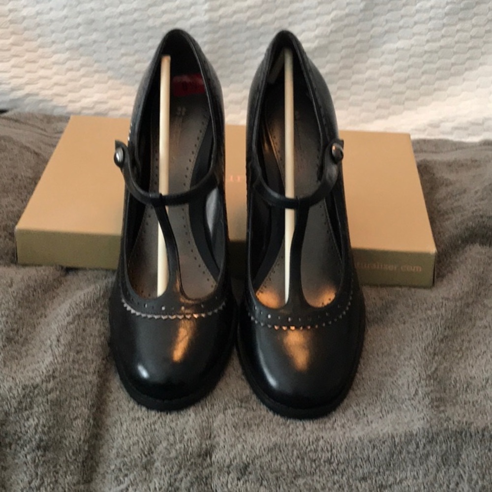 Black naturalizer heels